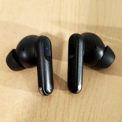 Bluetooth Earbuds (New In Box)