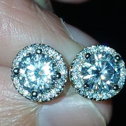 1Ct Moissanite Stud Earrings