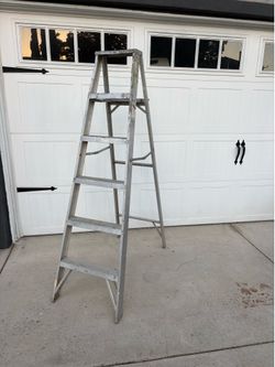 Ladder aluminum 6 feet