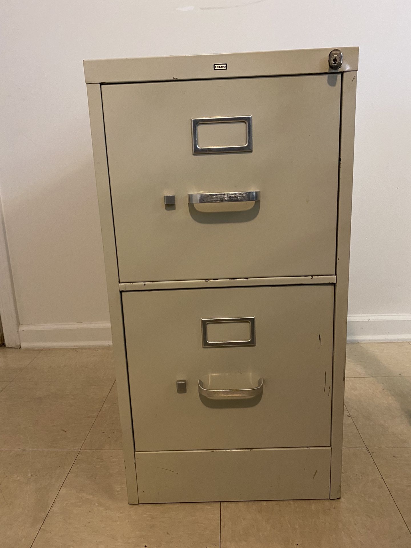 HON FILING CABINET w/KEYS