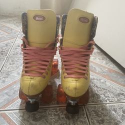 Women’s Size 9 Moxi Beach Bunny Roller Skates.