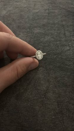 Women’s Diamond Ring