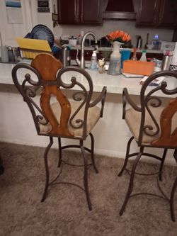 Bar stool