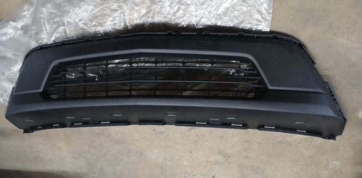 New 22-23 Chevy Traverse Front Lower Grille Original