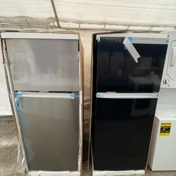 Element Top Freezer Refrigerators