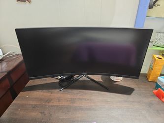 Viotek 32" Curved Gaming Monitor – Excellent ConditionTitle: Viotek 32" Curved Gaming Monitor – Excellent Condition