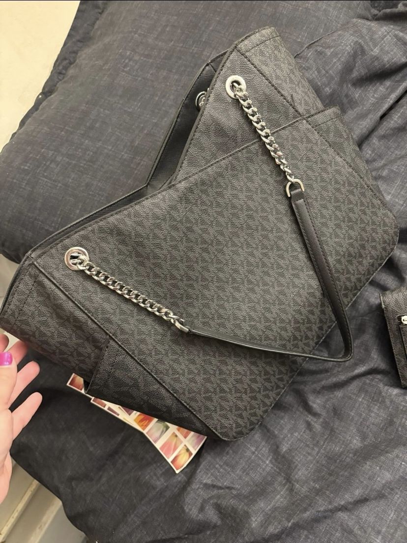 Micheal Kors Hand Bag