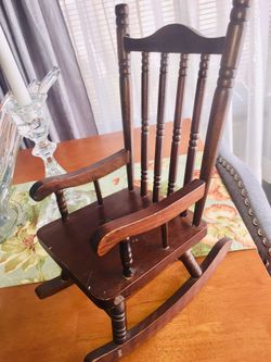 AMERICAN CLASSIC DOLL ROCKER MAHOGANY VINTAGE 1970’s