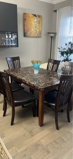 Kitchen table with 6 chairs
