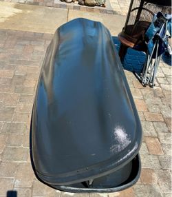 Thule Summit 631 Swedish-Made Roof Cargo Box | Lock & Key | $225 FIRM