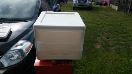 Small 3 drawer storage.