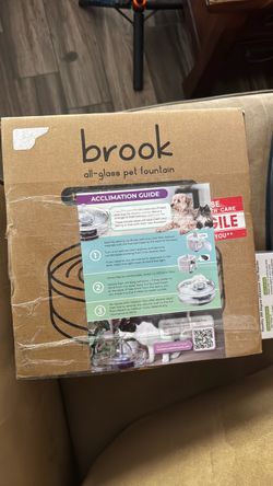 Brook all glass pet fountain