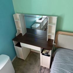 43.3" Dressing Table, Vanity Desk with 3 Lighting Modes Adjustable Brightness and Mirror, Makeup Vanities with Drawers and Storage. (Bei