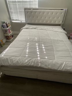 White queen bed frame