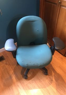 Rolling office chair