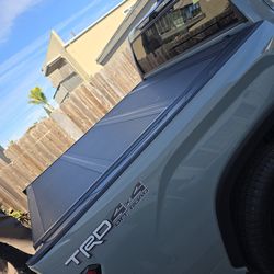 Tundra short Bed Cover