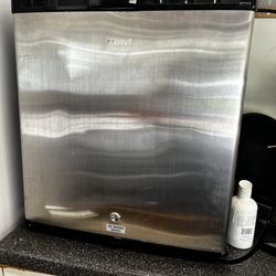 Lockable Mini Fridge 