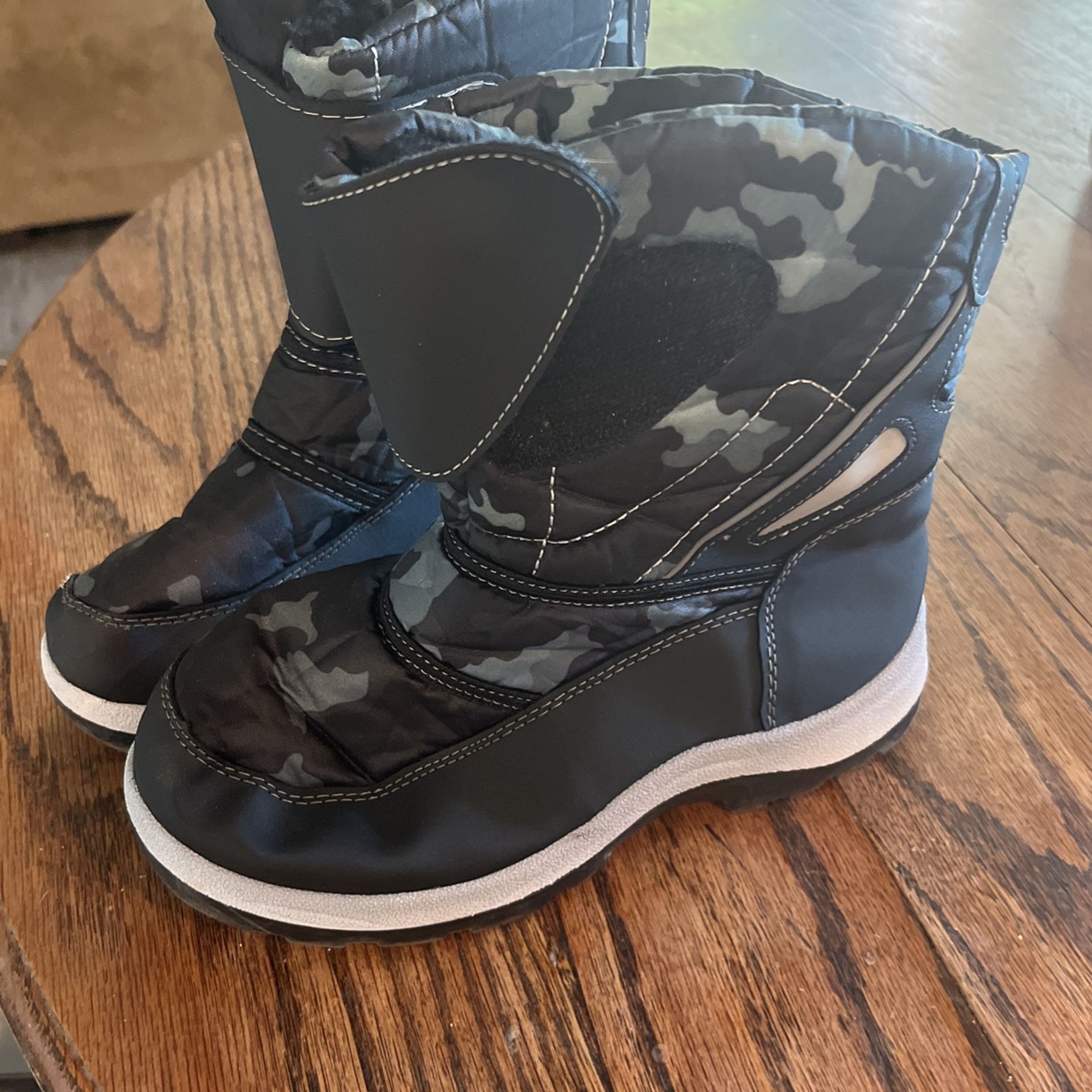 Snow Boots Boys Size 4