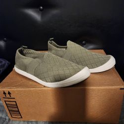 Torrid Gray Women's Size 9 Slip On Shoes