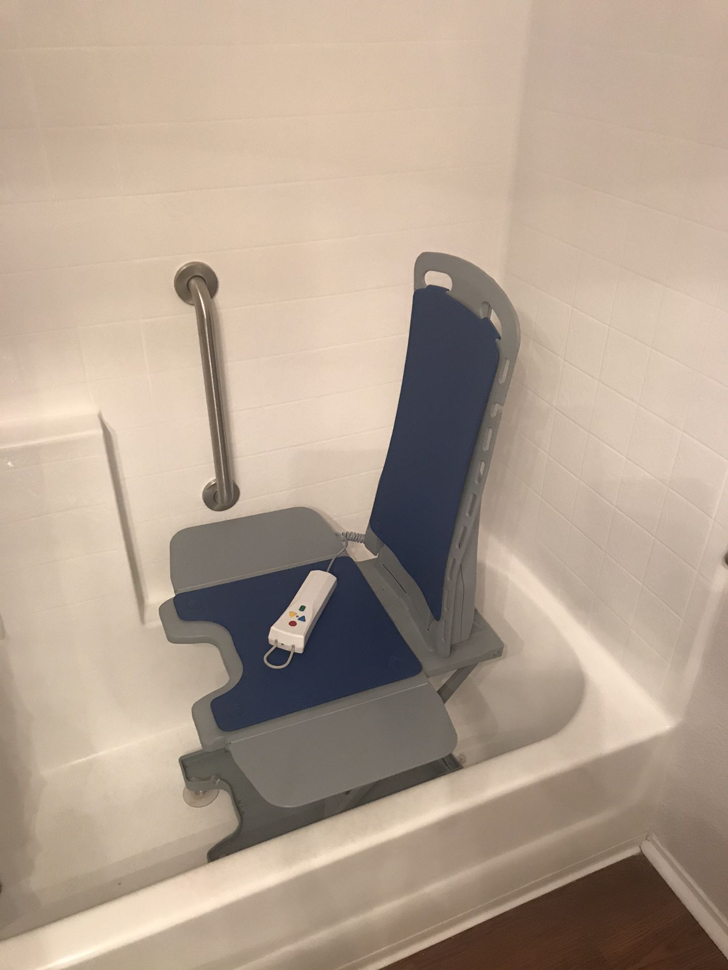 Handicap Lift “Bellavita Lift Assist” For Bathtub