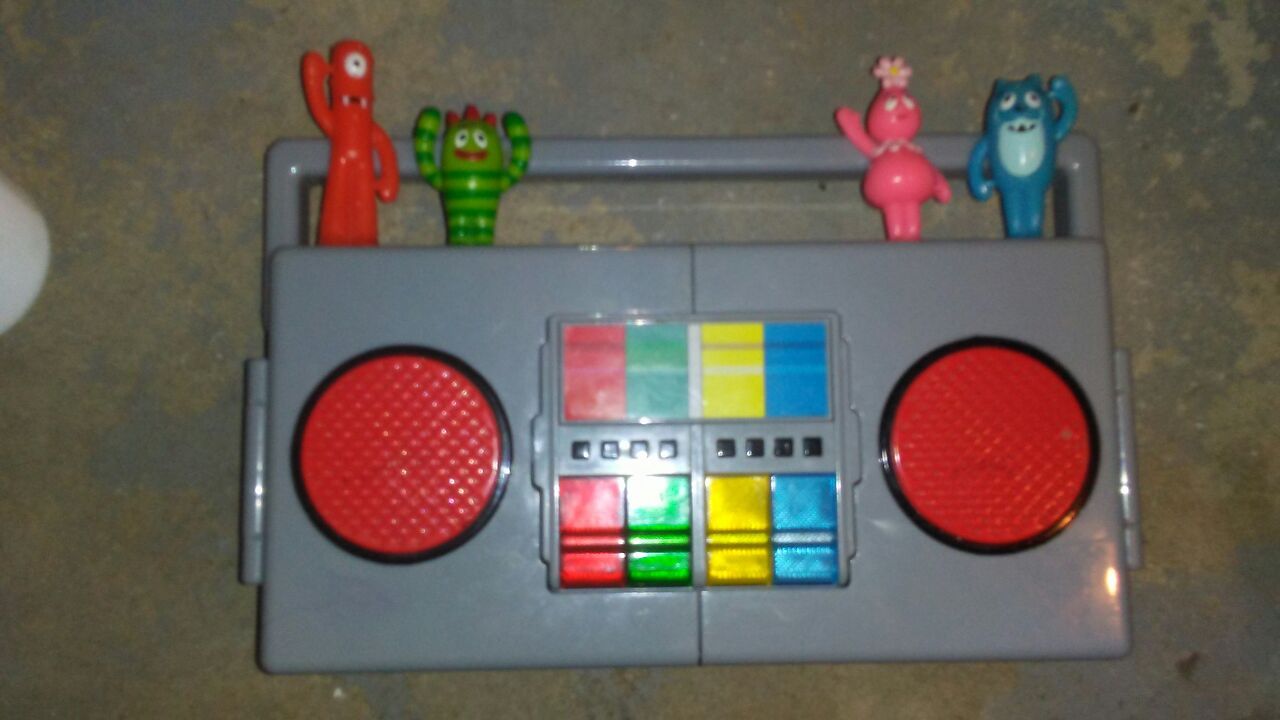 Yo Gabba Gabba boombox still sings the dance songs