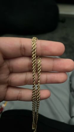 Gold rope chain
