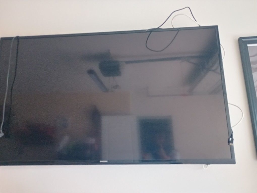 Samsung TV (Not A Smart TV)