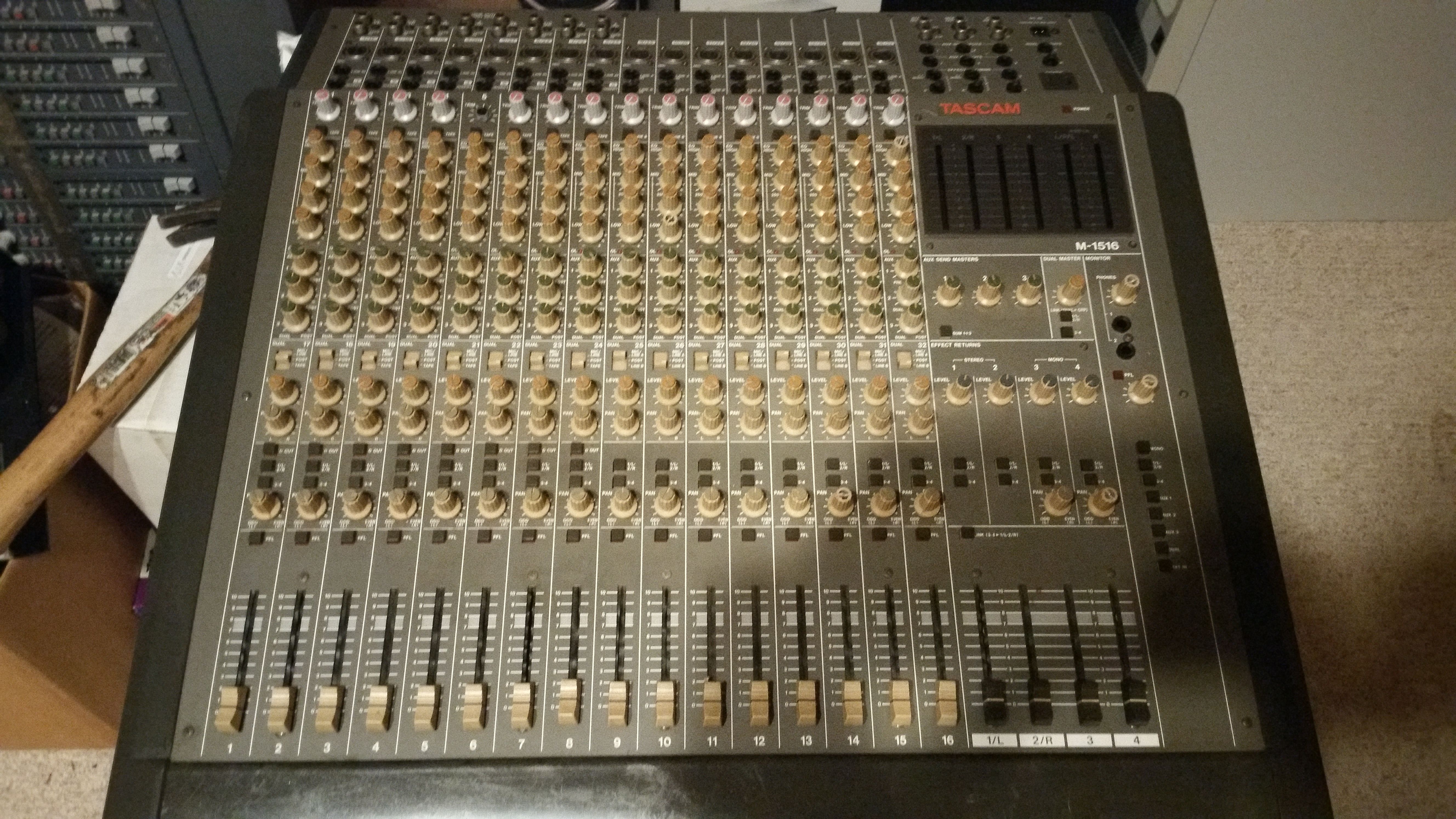 Tascam 16 Channel Audio Mixer M-1516