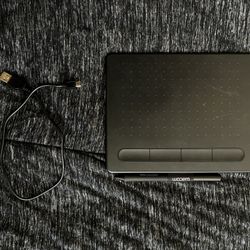 Wacom Intuos Small Drawing Tablet + Pen (Like New)
