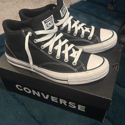 Converse (Size 11) New.