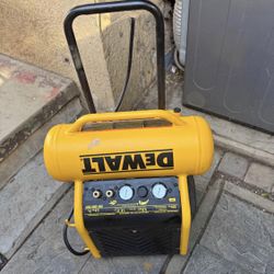 DEWALT 4.5 Gal. Portable Electric Air Compressor 225 PSI