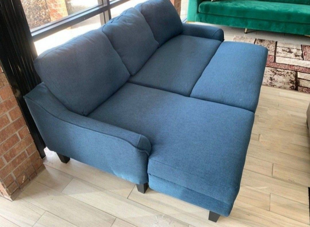 📌Same Day Delivery 📌Jarreau Blue Sofa Chaise Sleeper