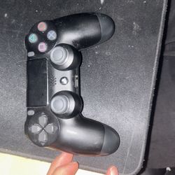 PS4 controller