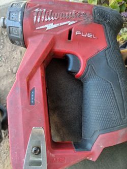 Milwaukee Installation Drill