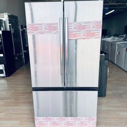 New Samsung - 32 cu. ft. 3-Door French Door Smart Refrigerator with Dual Auto Ice Maker - Fingerprint Resistant Stainless Steel Model: RF32CG5100SR/AA