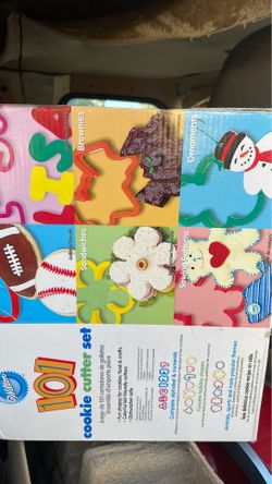 Wilton cookie cutter set new open box
