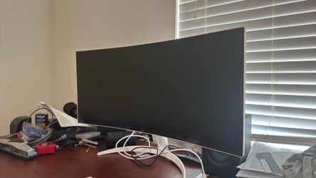 LG 34” Smart Monitor (model #: 34SR60QS)