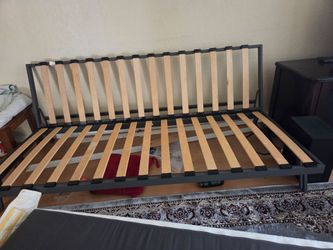 Futon bed free