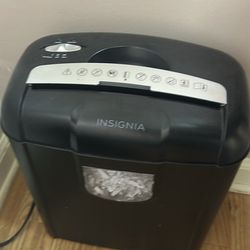 Insignia Paper Shredder