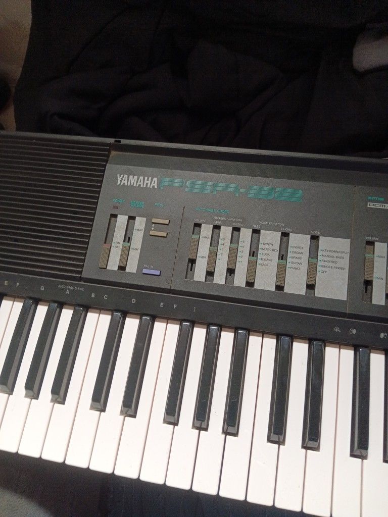 YAMAHA PSR-32 Keyboard