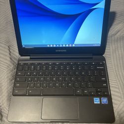 Samsung Chromebook- Like New! Battery Charger Included