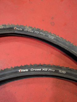 700x32 Vittoria Cross XG Pro Pair
