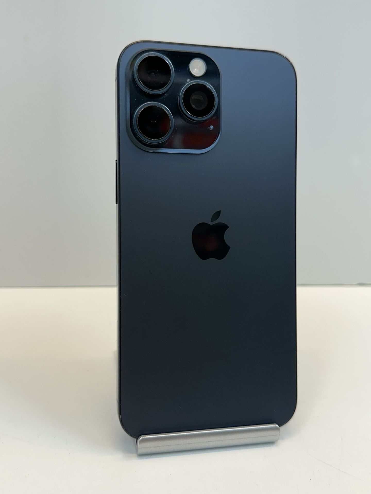 Apple iPhone 15 PRO MAX 256gb. ( Fully Unlocked Device )