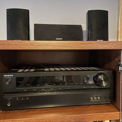 Onkyo Receiver & Surround Sound Soeakers 