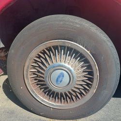 Ford Crown Victoria Wire Wheel Hub Caps