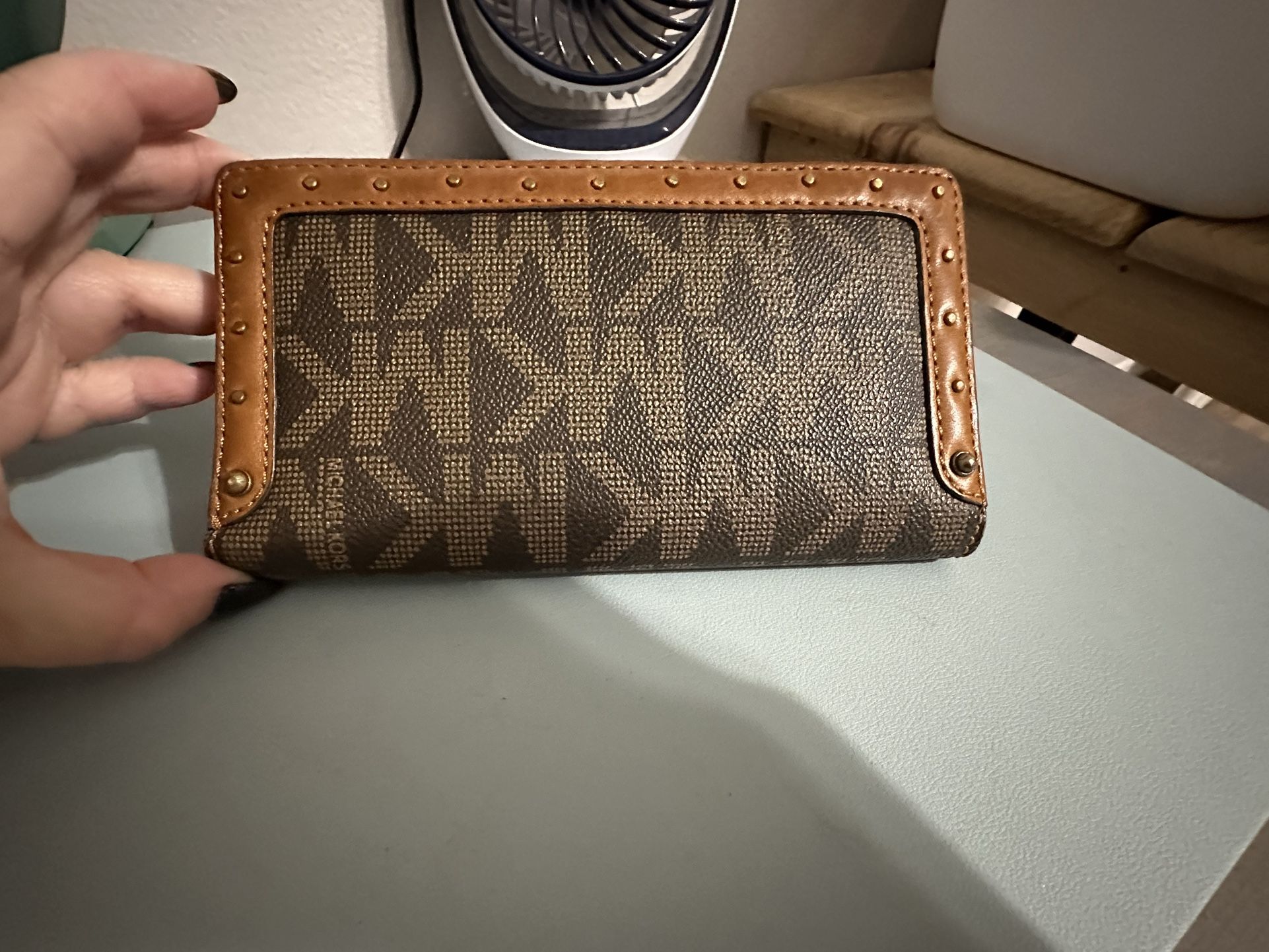 Michael Kors Wallet In EUC