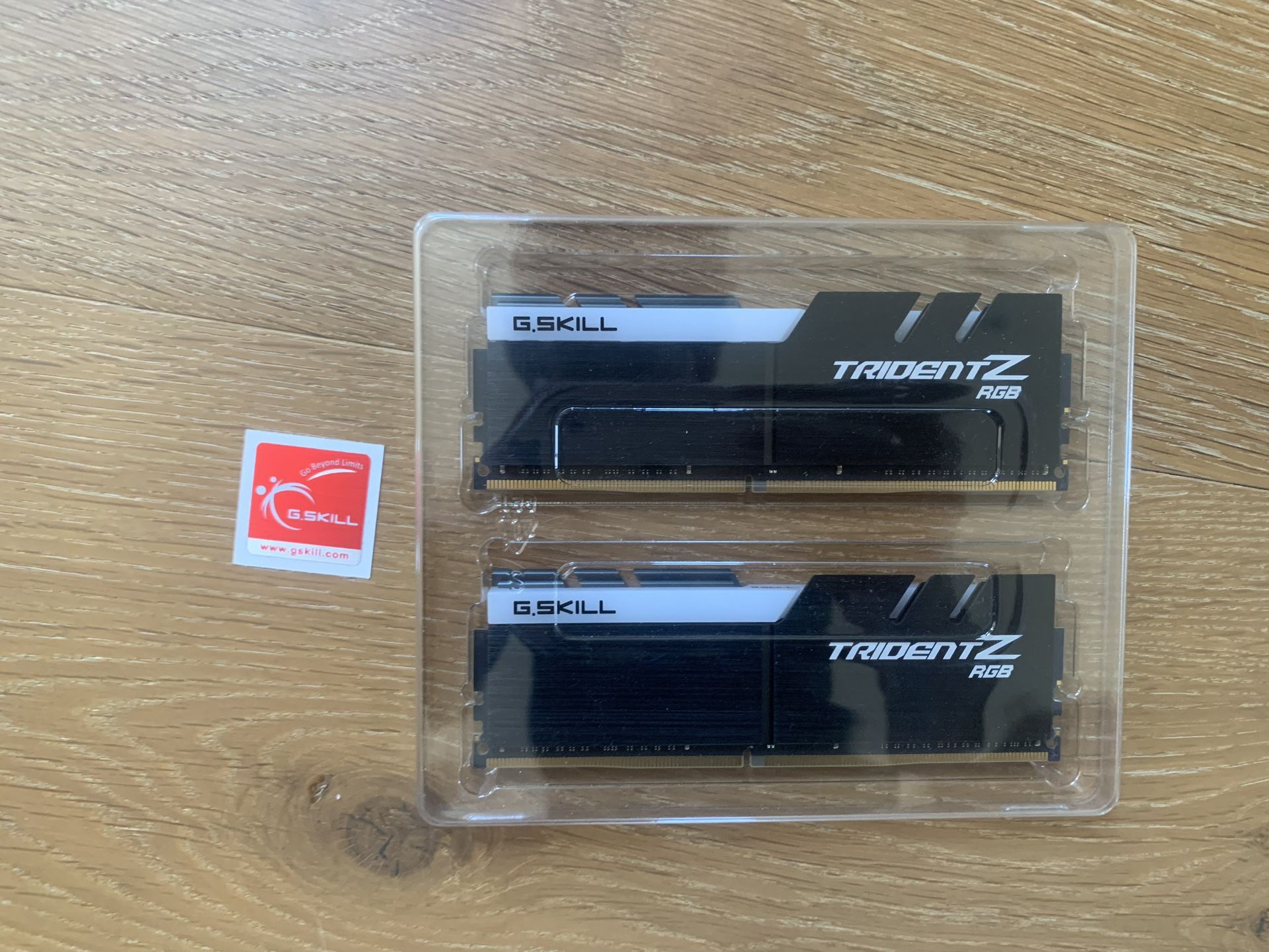G.skill TridentZ Rgb DDR4 3200 16gb x 2 Computers & Accessories