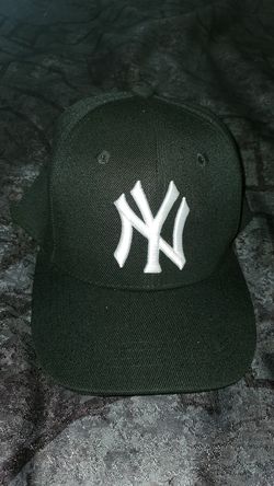 NEW YORK YANKEE CAP