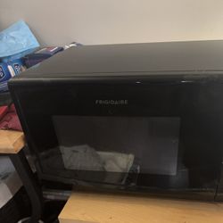 Frigidaire Microwave 