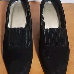 Vtg CALIFORNIA MAGDESIANS Black SUEDE LEATHER Women's Shoes Size 7B